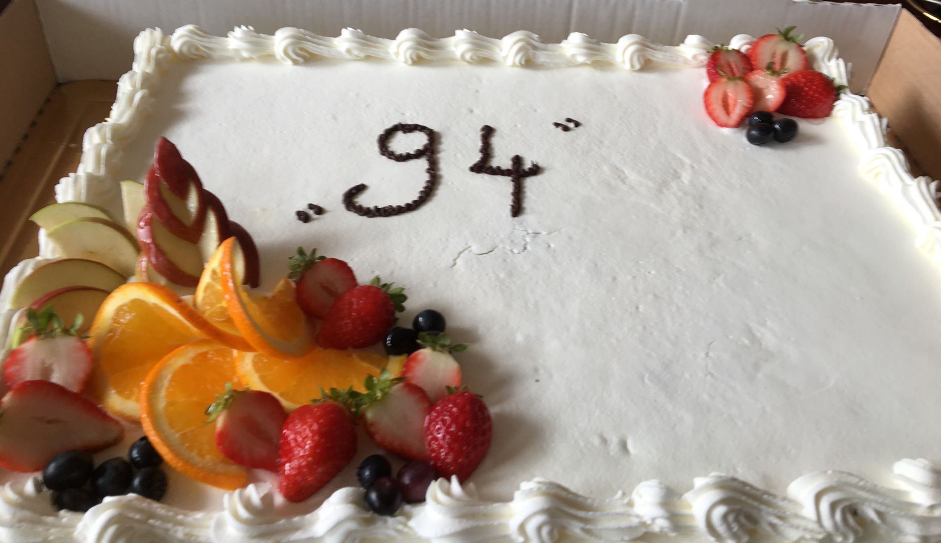 Zebranie Stowarzyszenia 29_09_ tort urodzinowy z firmy Pellowskiego Fot_J_Wikowski IMG_7187