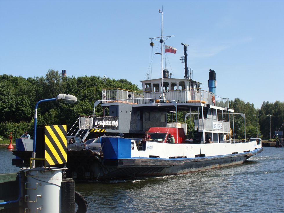 Gloskiewicz 1. Stary prom „Wisłoujście” fot.- M. Głośkiewicz