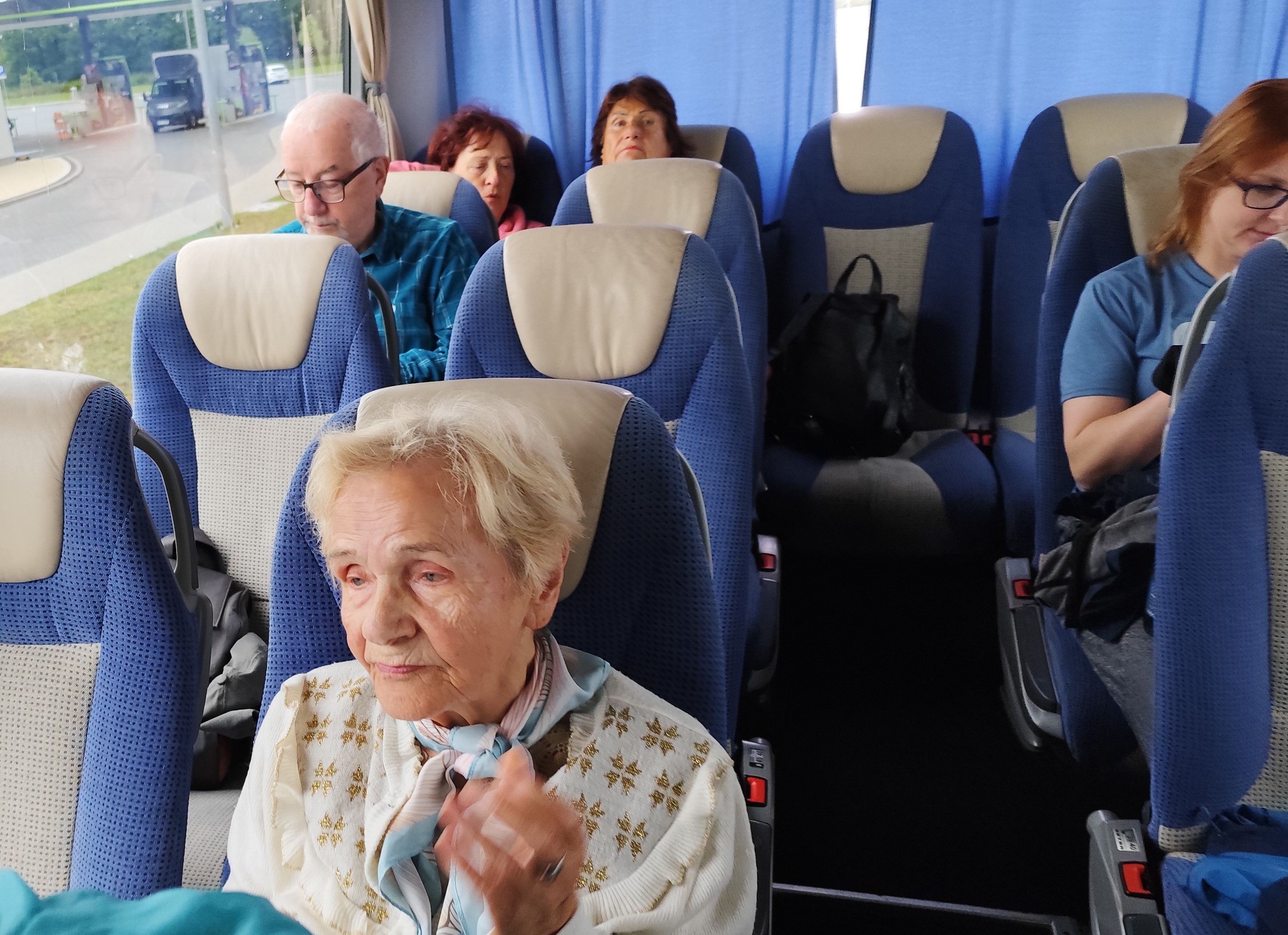 Wycieczka SNG Kanał Elblaski - w autokarze i na statku Fot. Janusz Wikowski IMG_20250712_080618