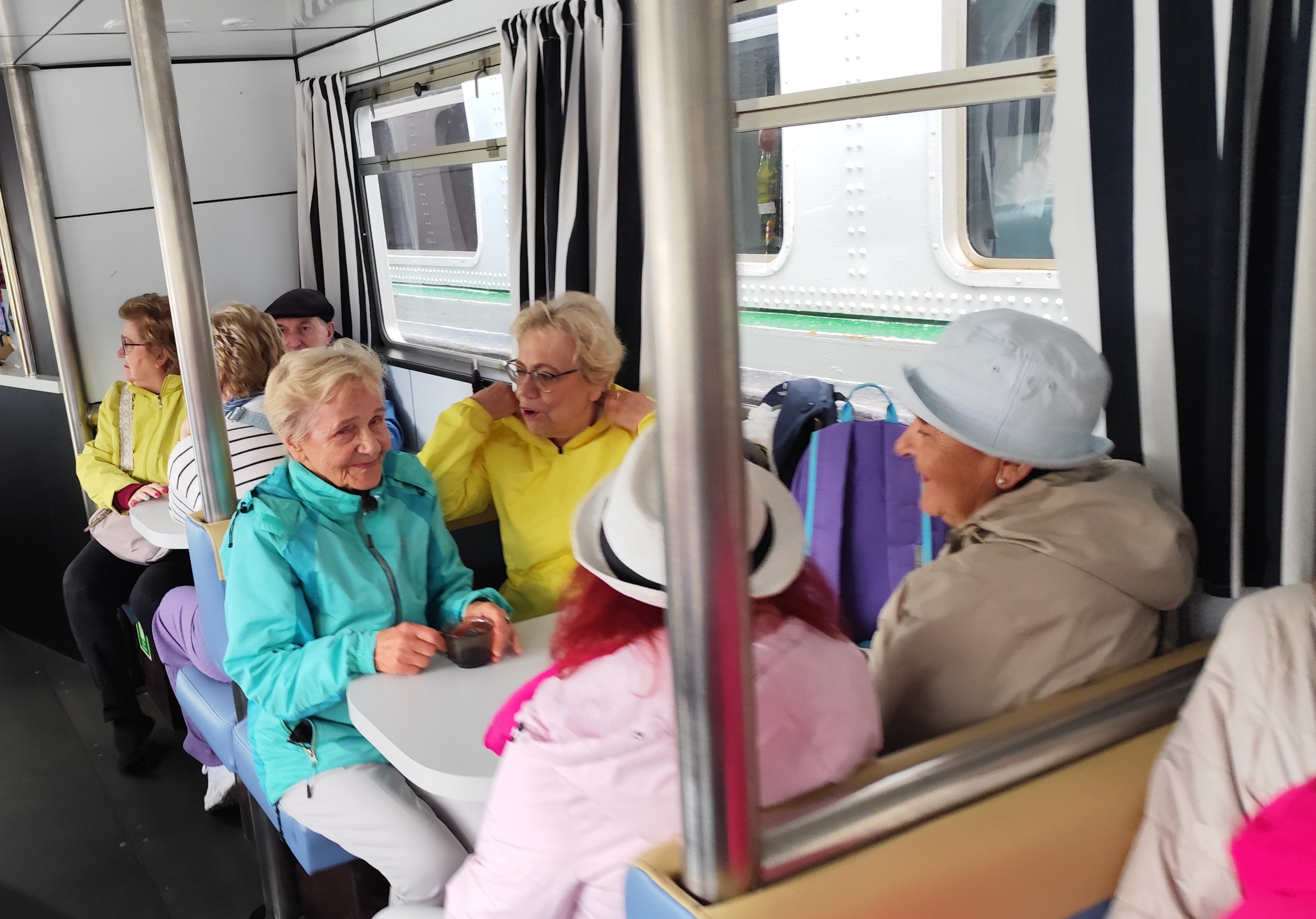 Wycieczka SNG Kanał Elblaski - w autokarze i na statku Fot. Janusz Wikowski IMG_20250712_085438