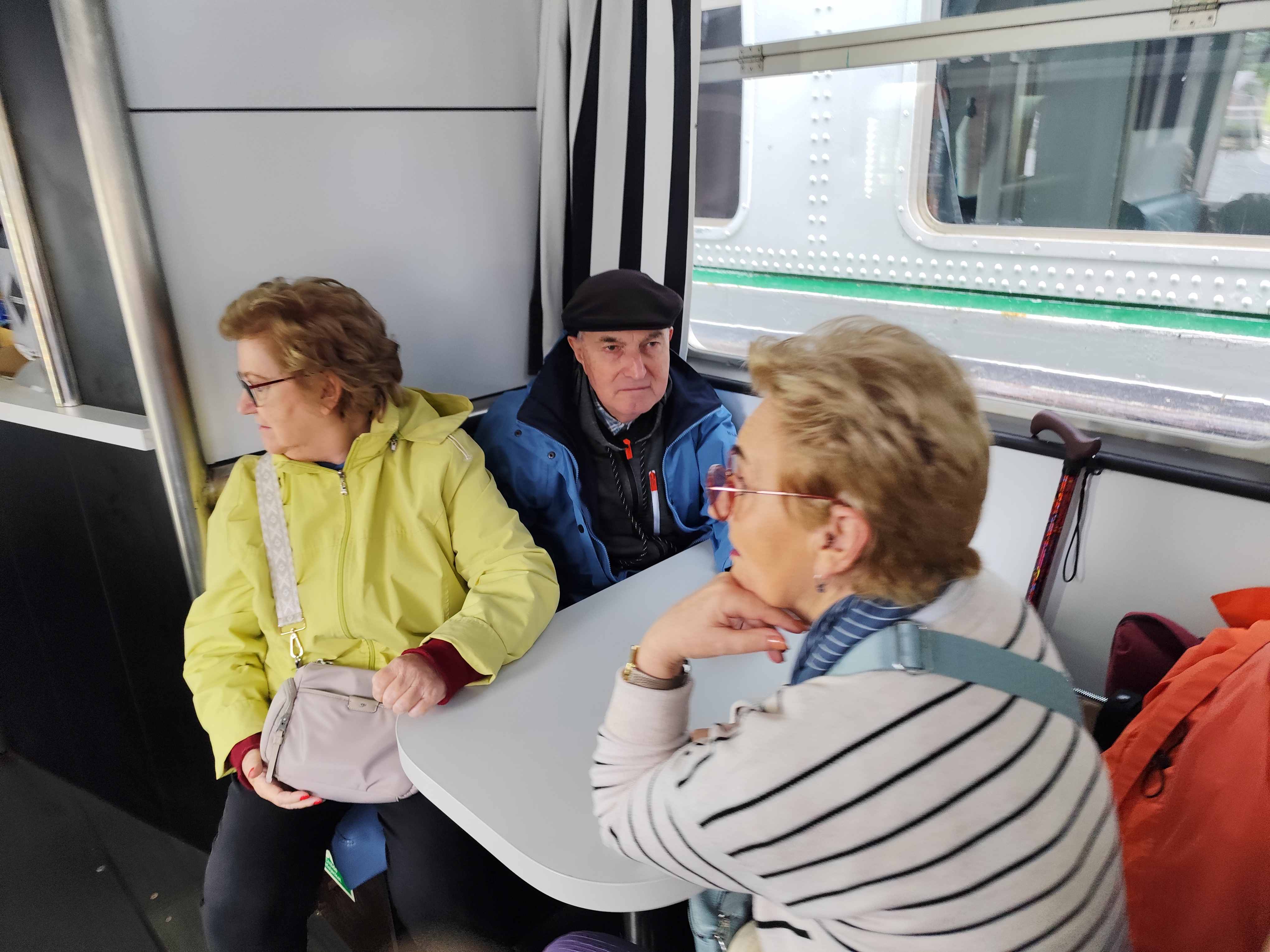 Wycieczka SNG Kanał Elblaski - w autokarze i na statku Fot. Janusz Wikowski IMG_20250712_085443