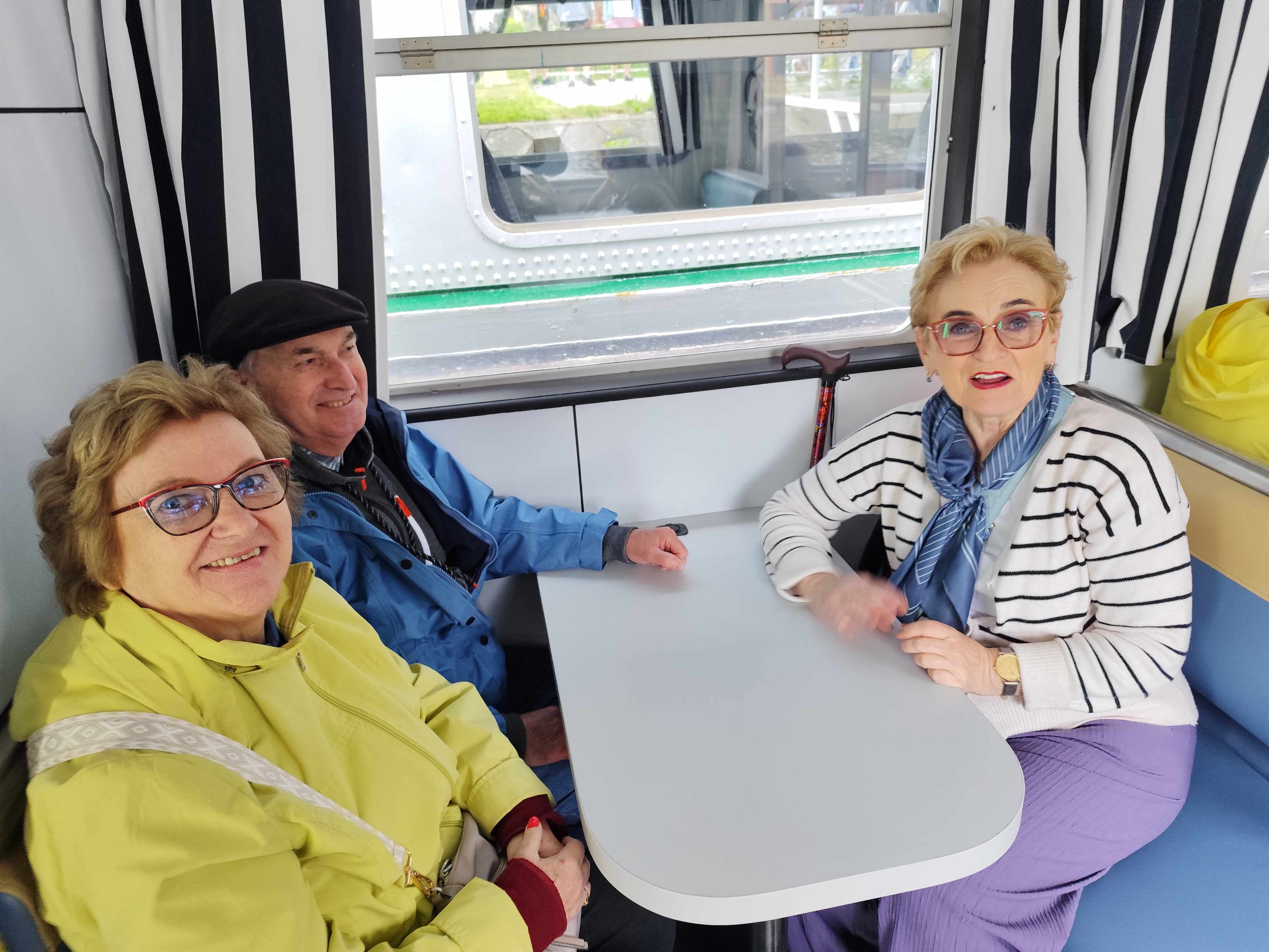 Wycieczka SNG Kanał Elblaski - w autokarze i na statku Fot. Janusz Wikowski IMG_20250712_085502