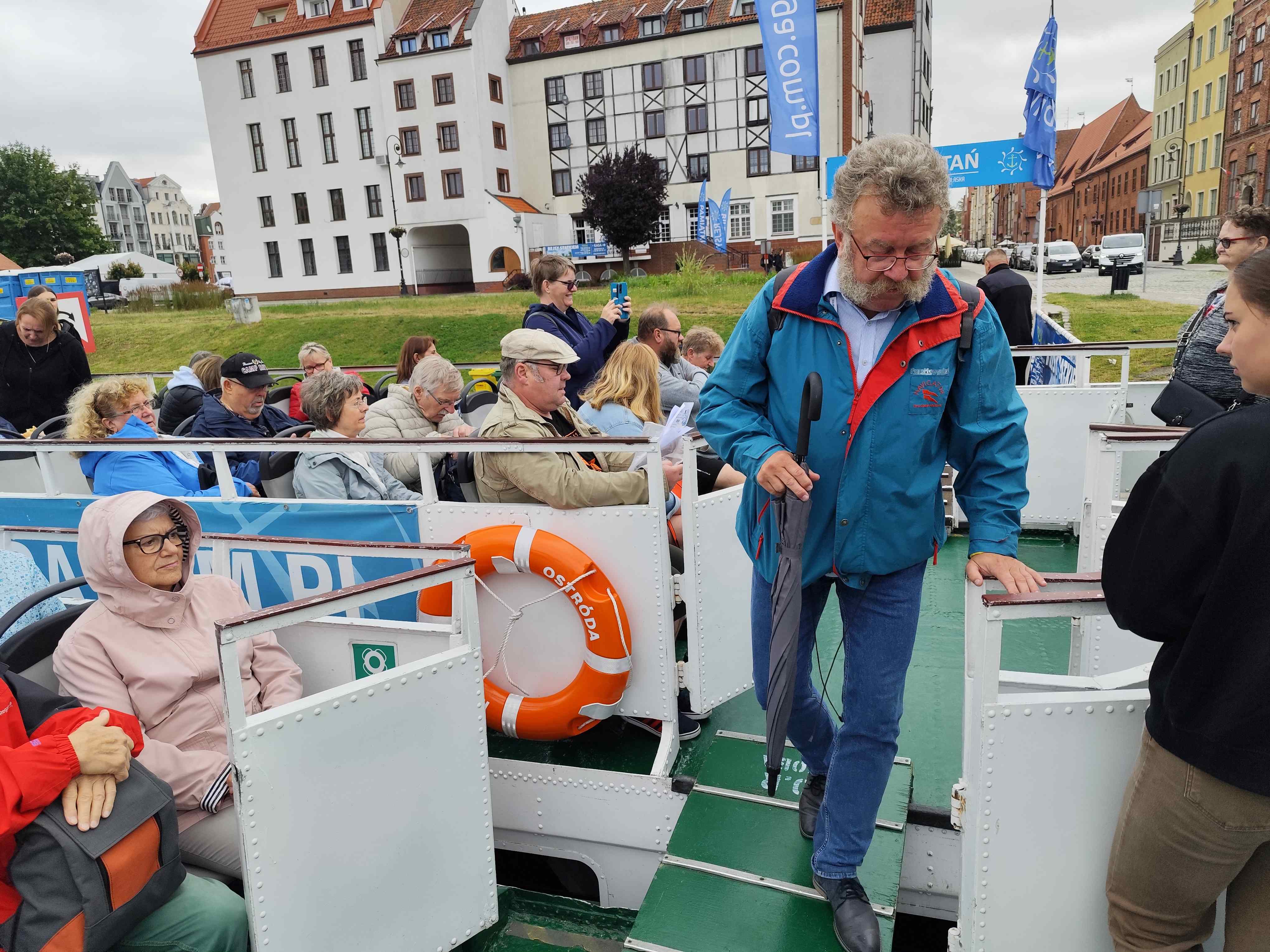 Wycieczka SNG Kanał Elblaski - w autokarze i na statku Fot. Janusz Wikowski IMG_20250712_085625