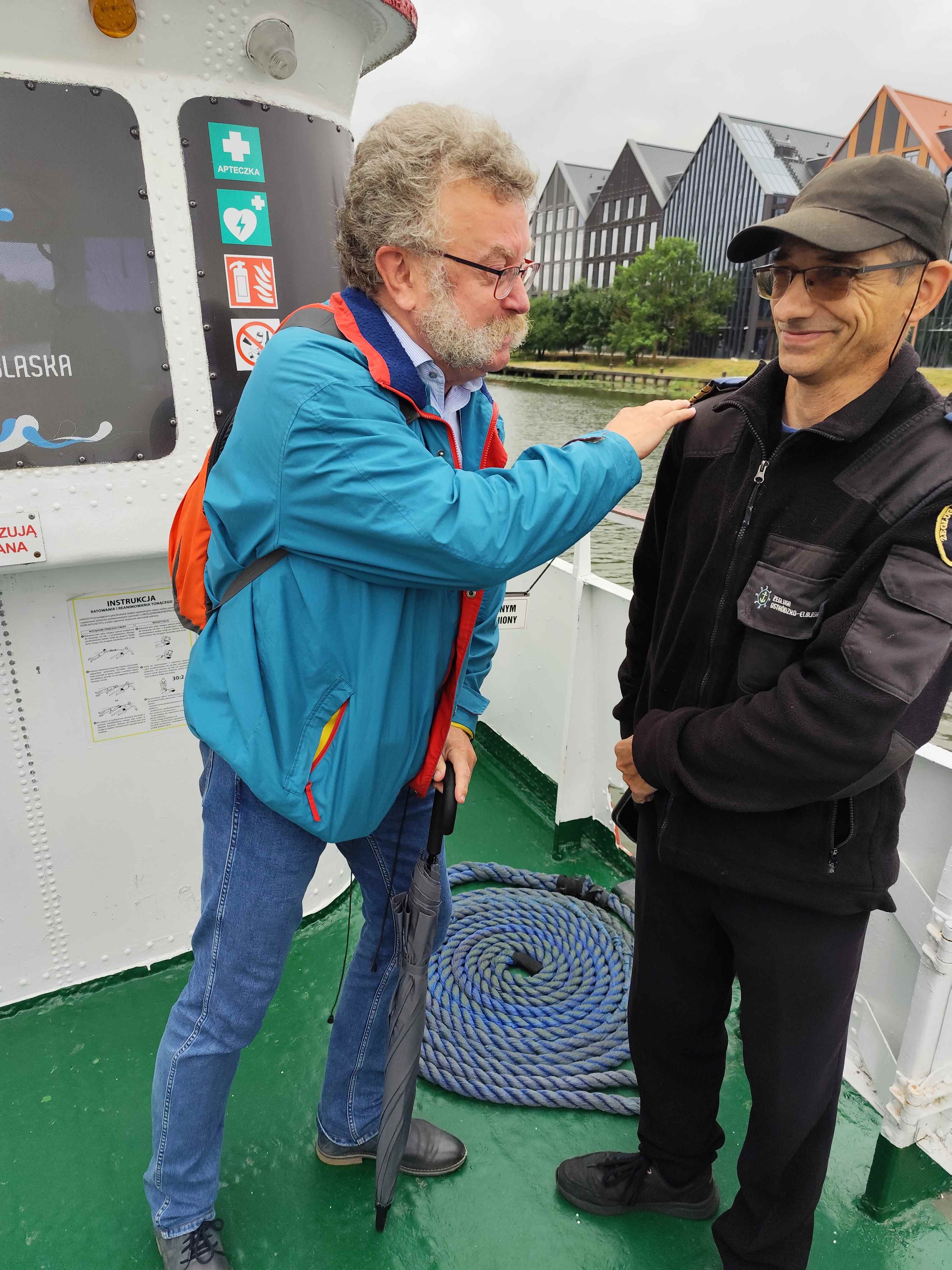Wycieczka SNG Kanał Elblaski - w autokarze i na statku Fot. Janusz Wikowski IMG_20250712_085805
