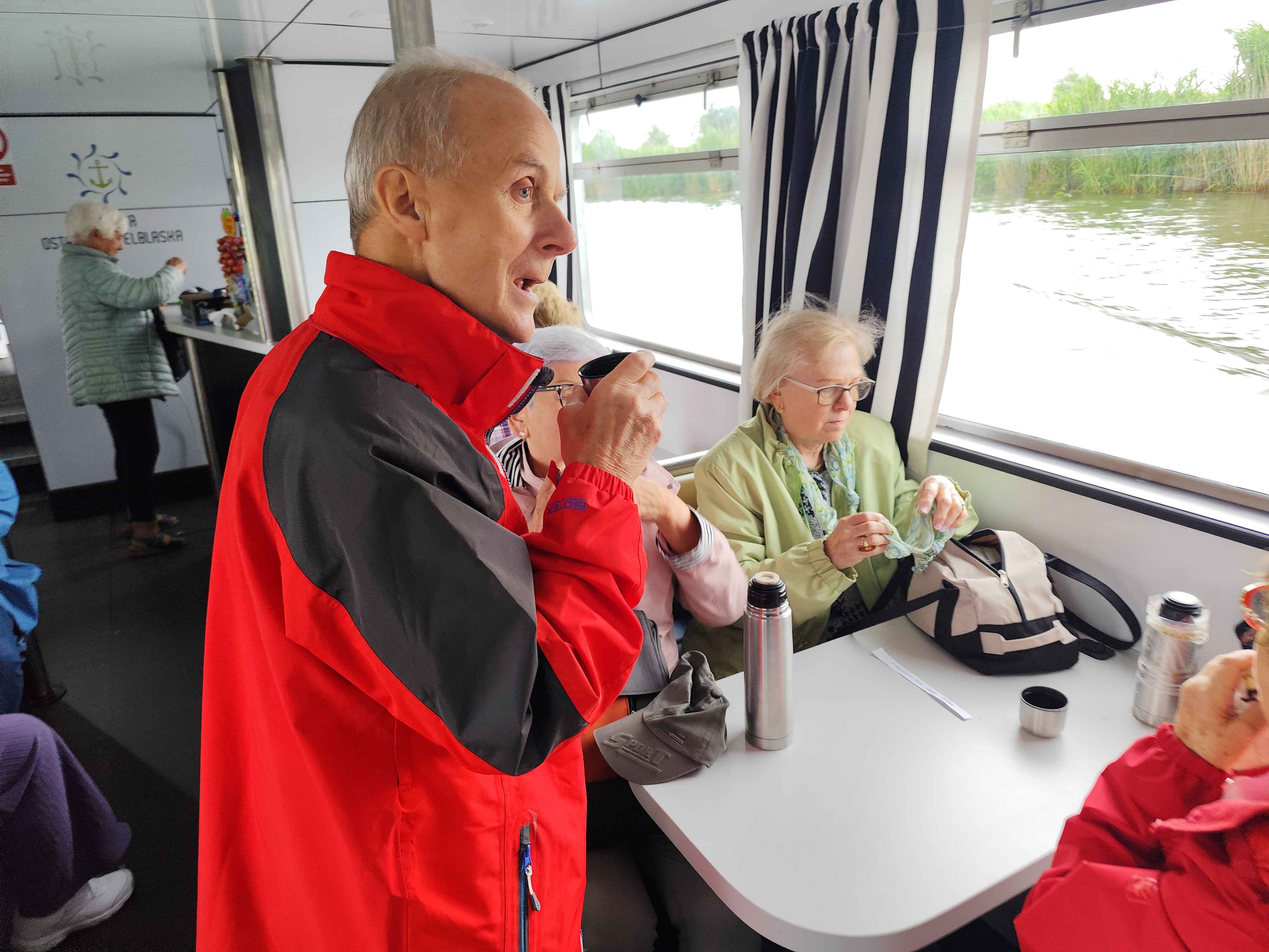 Wycieczka SNG Kanał Elblaski - w autokarze i na statku Fot. Janusz Wikowski IMG_20250712_092155