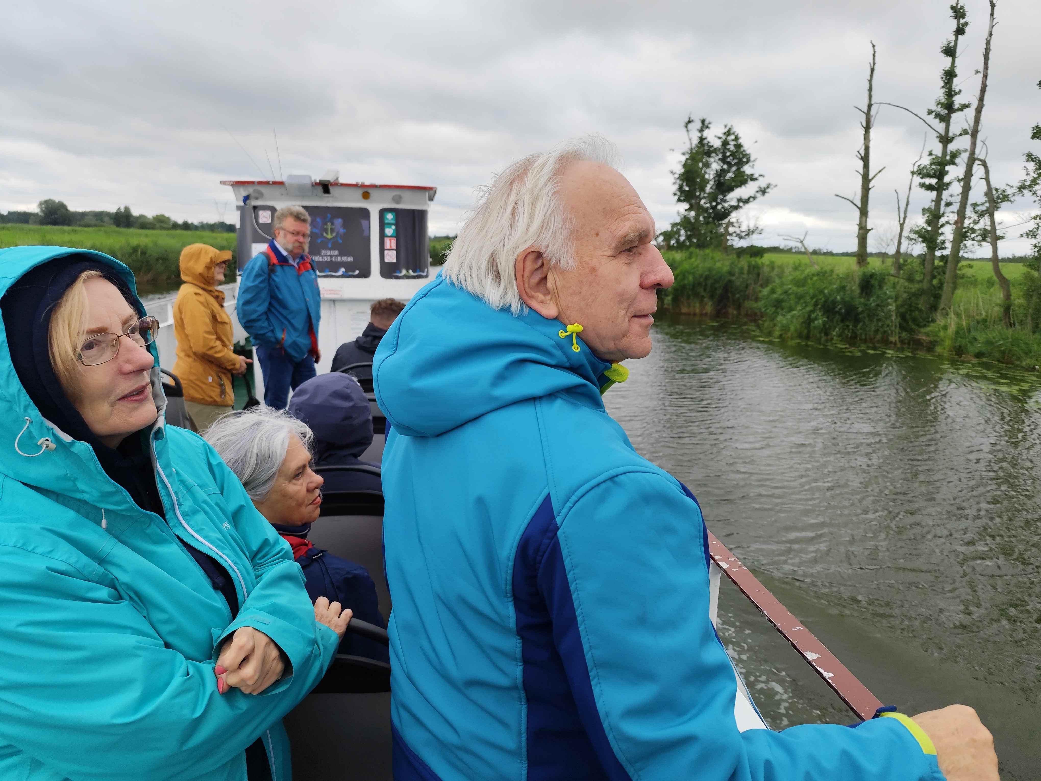 Wycieczka SNG Kanał Elblaski - w autokarze i na statku Fot. Janusz Wikowski IMG_20250712_092311