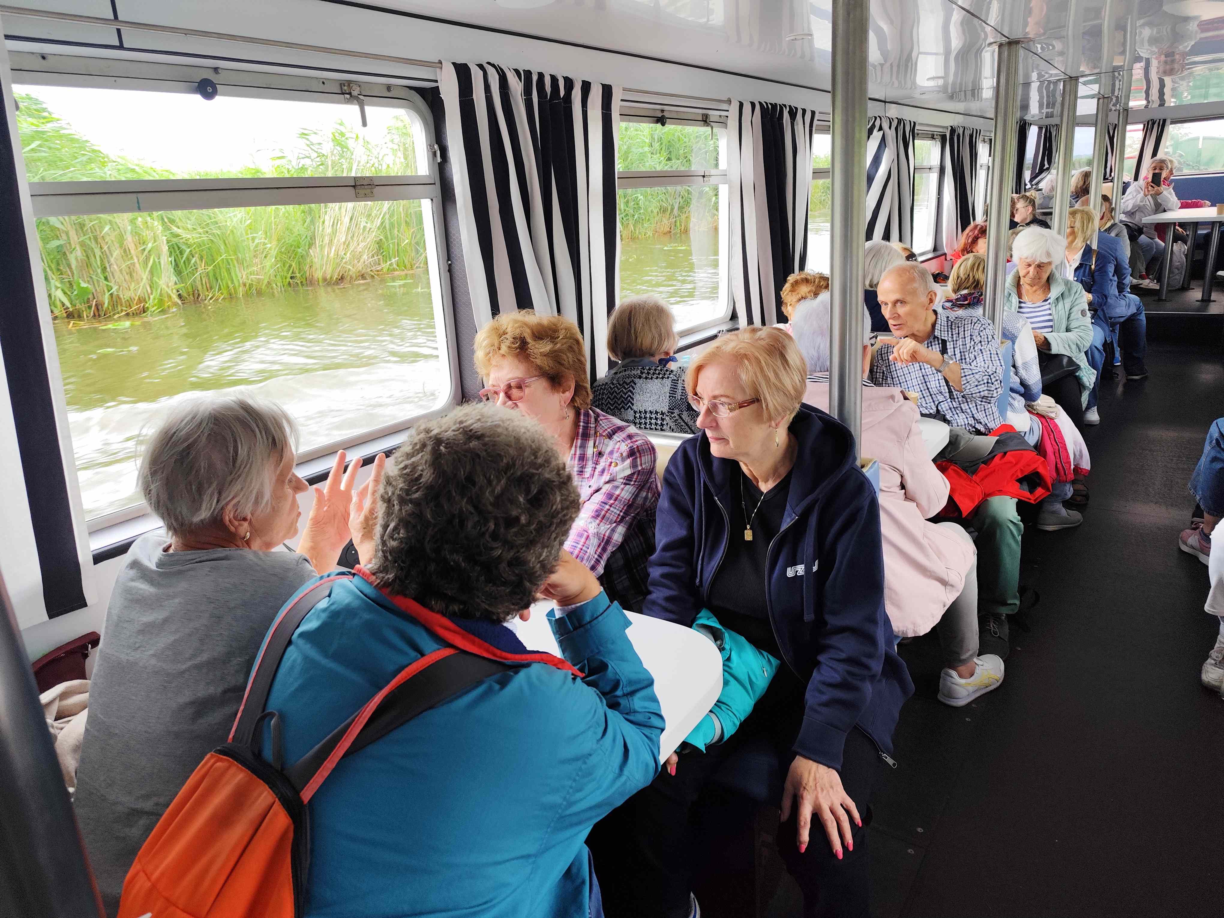 Wycieczka SNG Kanał Elblaski - w autokarze i na statku Fot. Janusz Wikowski IMG_20250712_102301