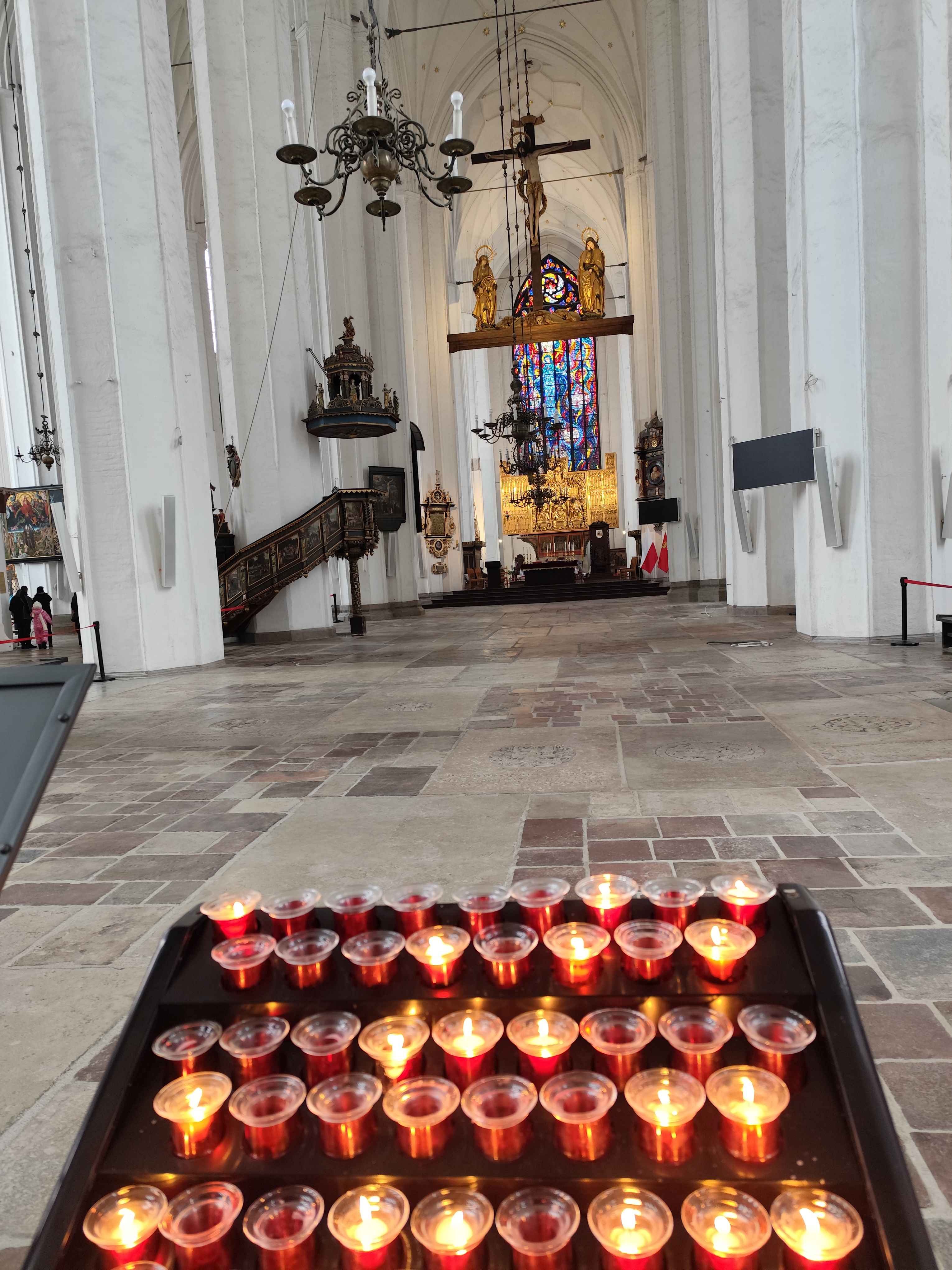 Msza w Bazylice Mariackiej w intencji zmarłych czlonków SNG Fot_Janusz Wikowski IMG_20251130_114321