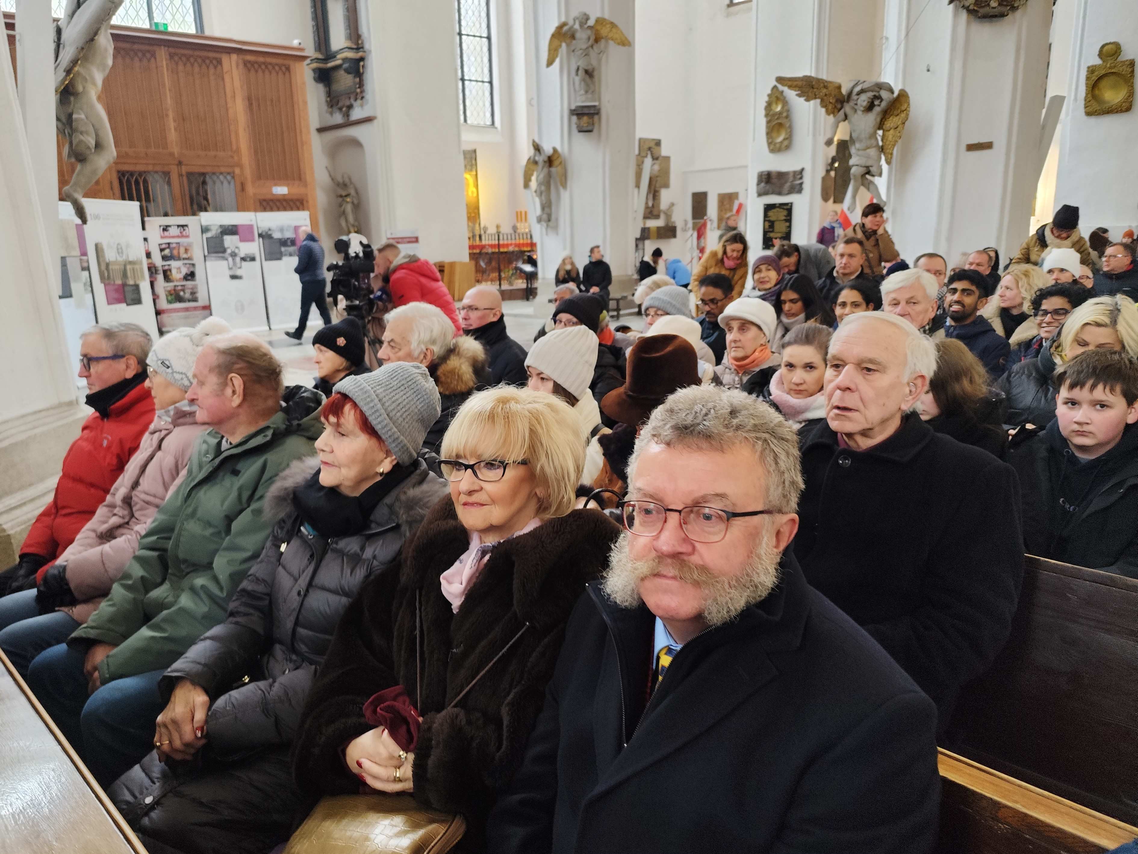 Msza w Bazylice Mariackiej w intencji zmarłych czlonków SNG Fot_Janusz Wikowski IMG_20251130_115628
