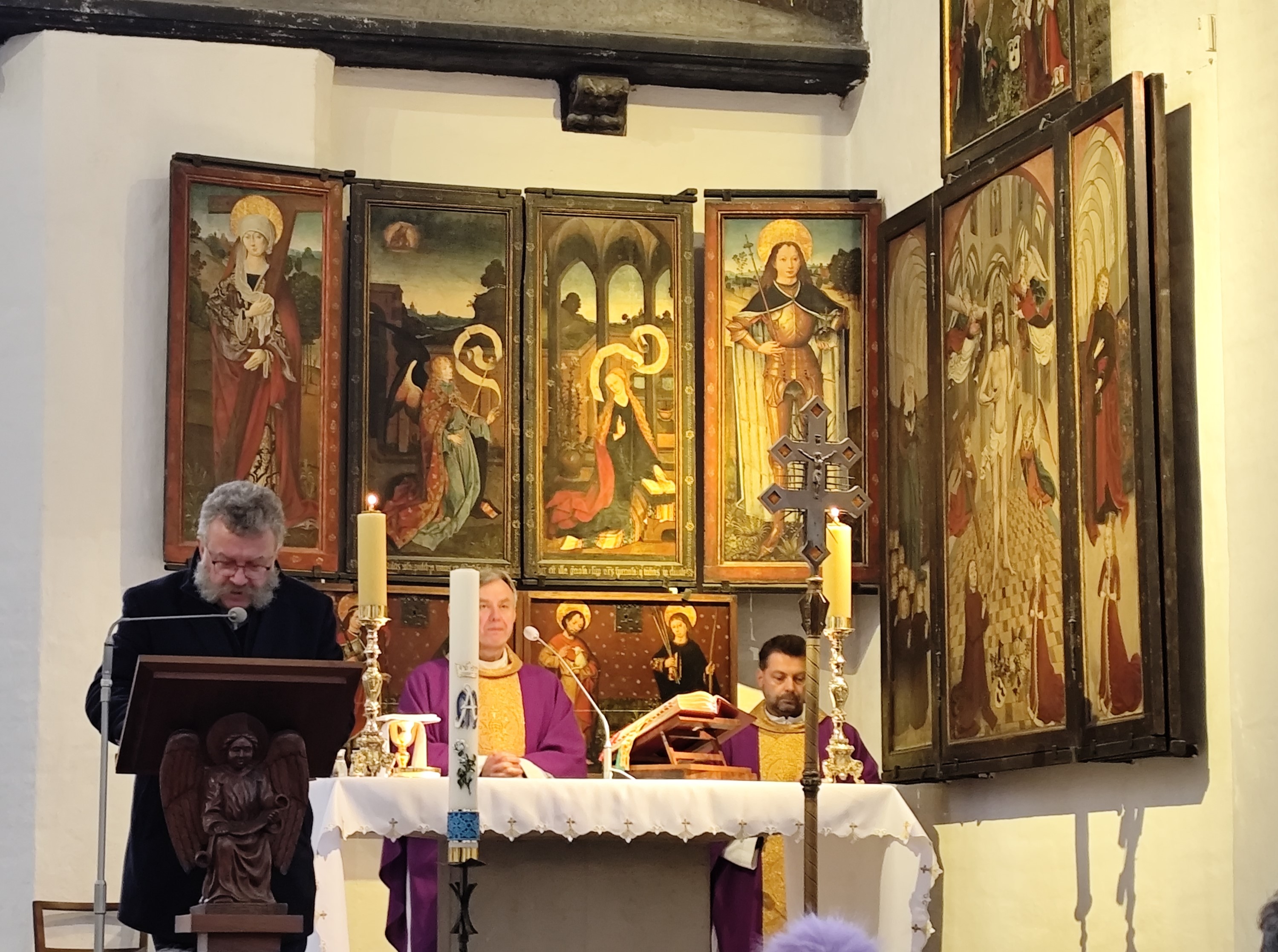 Msza w Bazylice Mariackiej w intencji zmarłych czlonków SNG Fot_Janusz Wikowski IMG_20251130_120830