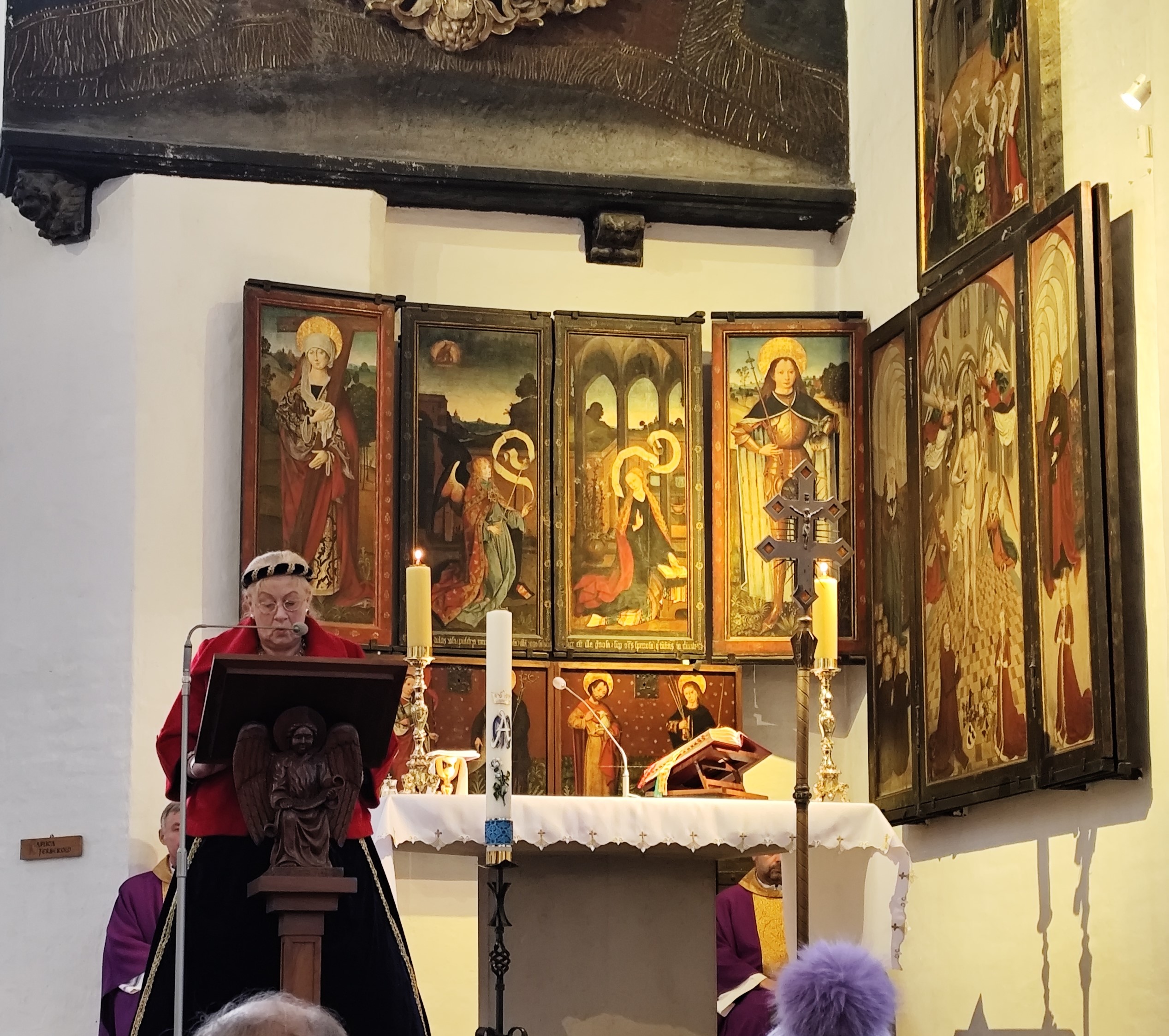 Msza w Bazylice Mariackiej w intencji zmarłych czlonków SNG Fot_Janusz Wikowski IMG_20251130_121305