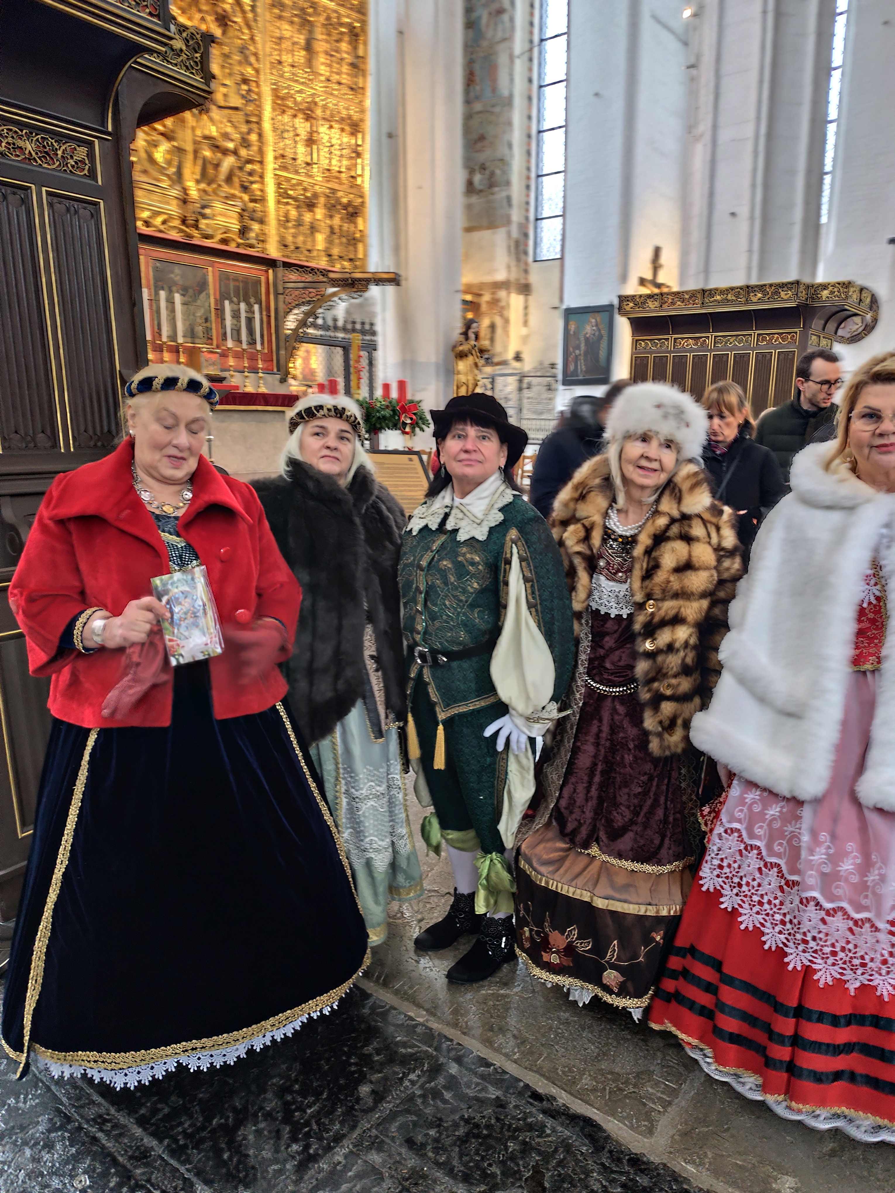 Msza w Bazylice Mariackiej w intencji zmarłych czlonków SNG Fot_Janusz Wikowski IMG_20251130_130836