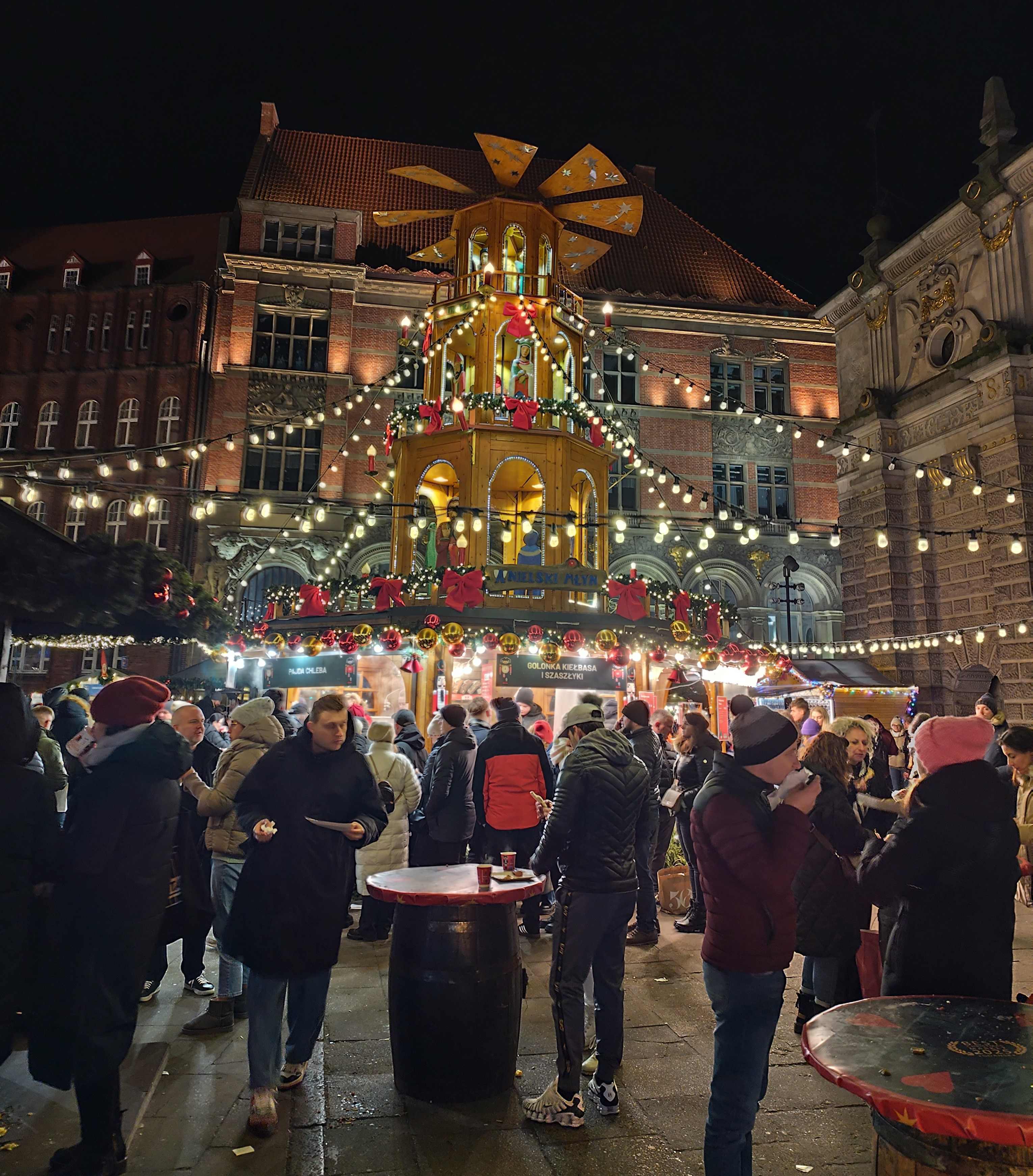 JARMARK BOZONARODZENIOWY GDANSK fot. Janusz Wikowski IMG_20251214_171715