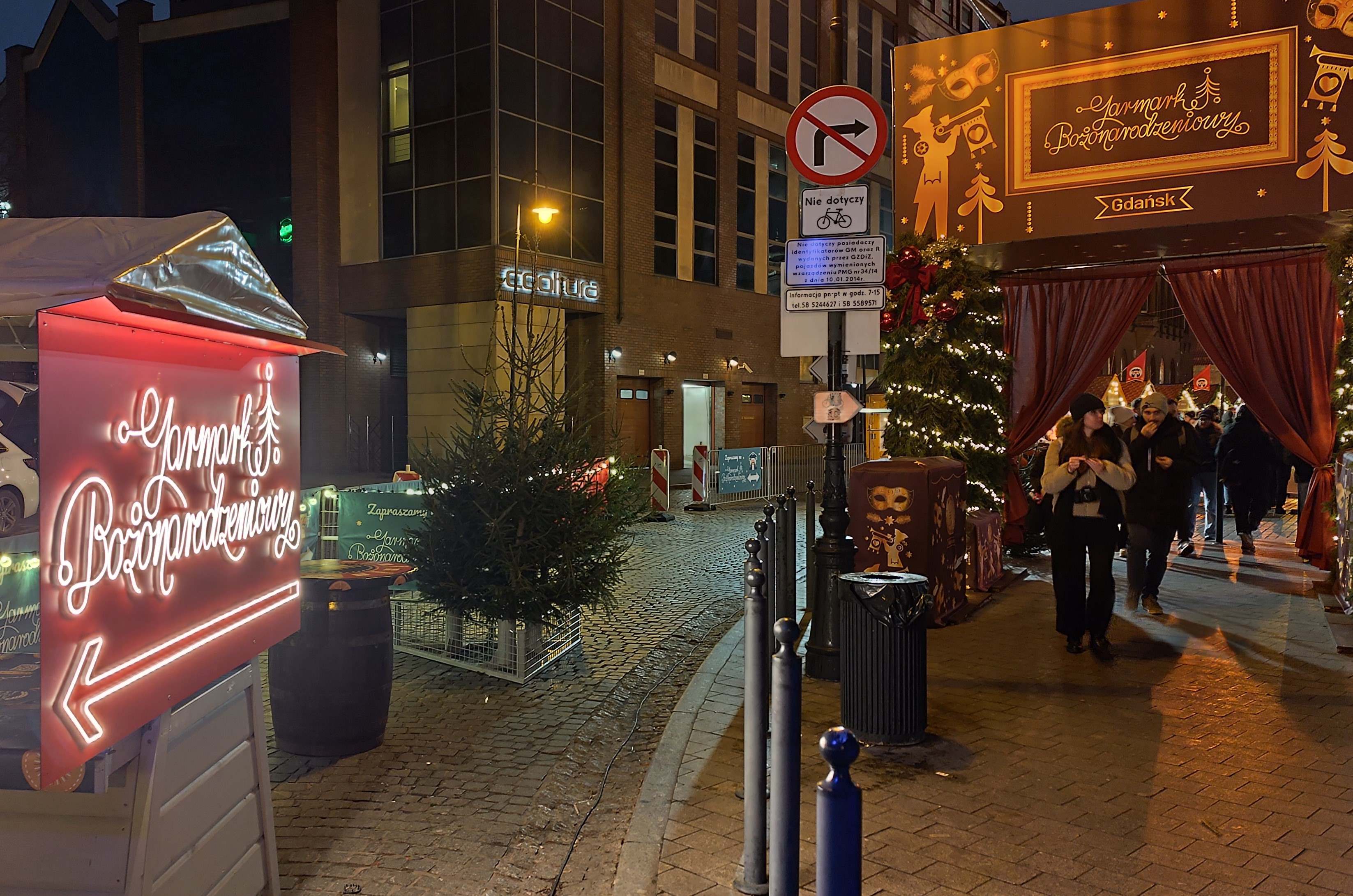 JARMARK BOZONARODZENIOWY GDANSK fot. Janusz Wikowski IMG_20251215_160432