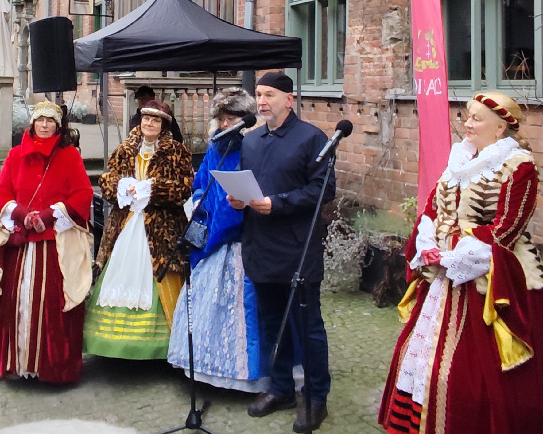 Odsloniecie tablicy prof. Duszenki Gdansk Chlebnicka fot_Janusz Wikowski I a IMG_20251217_110952