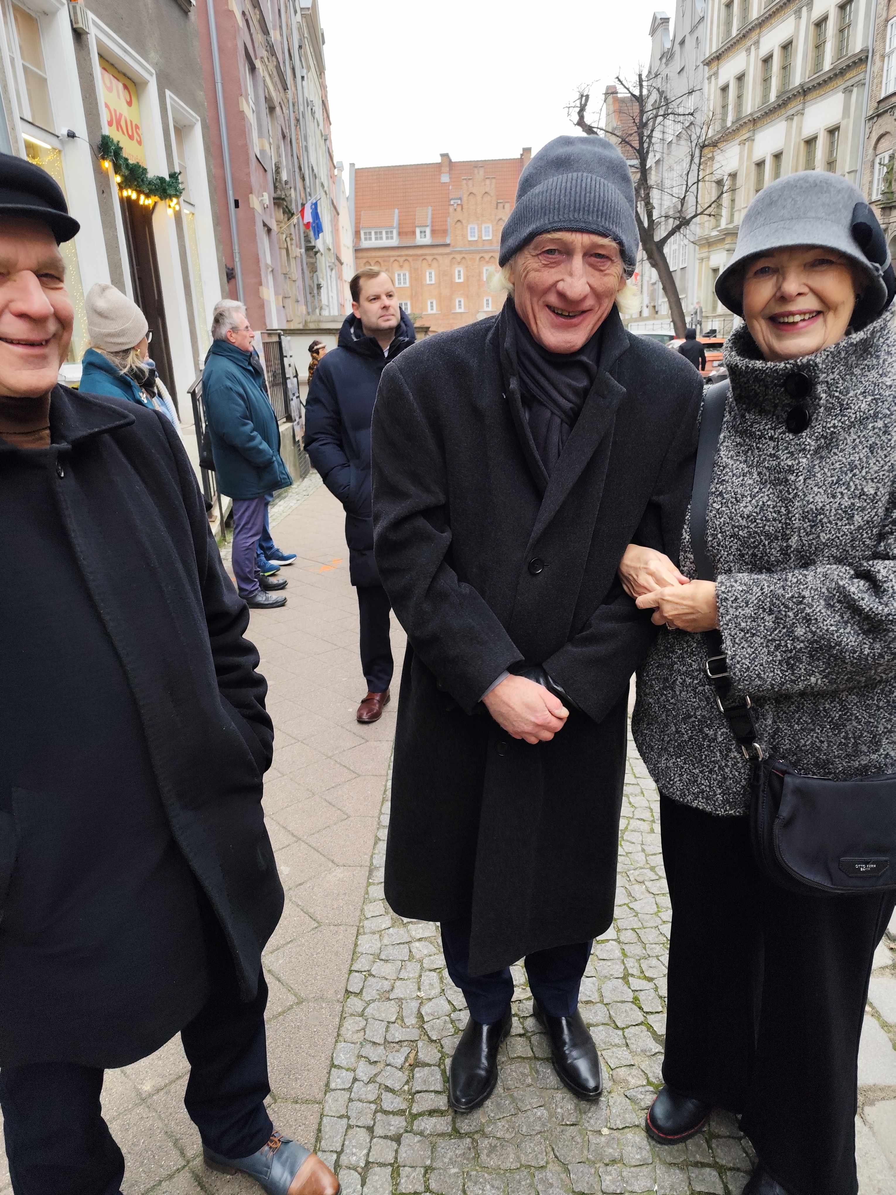 Odsloniecie tablicy prof. Duszenki Gdansk Chlebnicka fot_Janusz Wikowski IIMG_20251217_105639