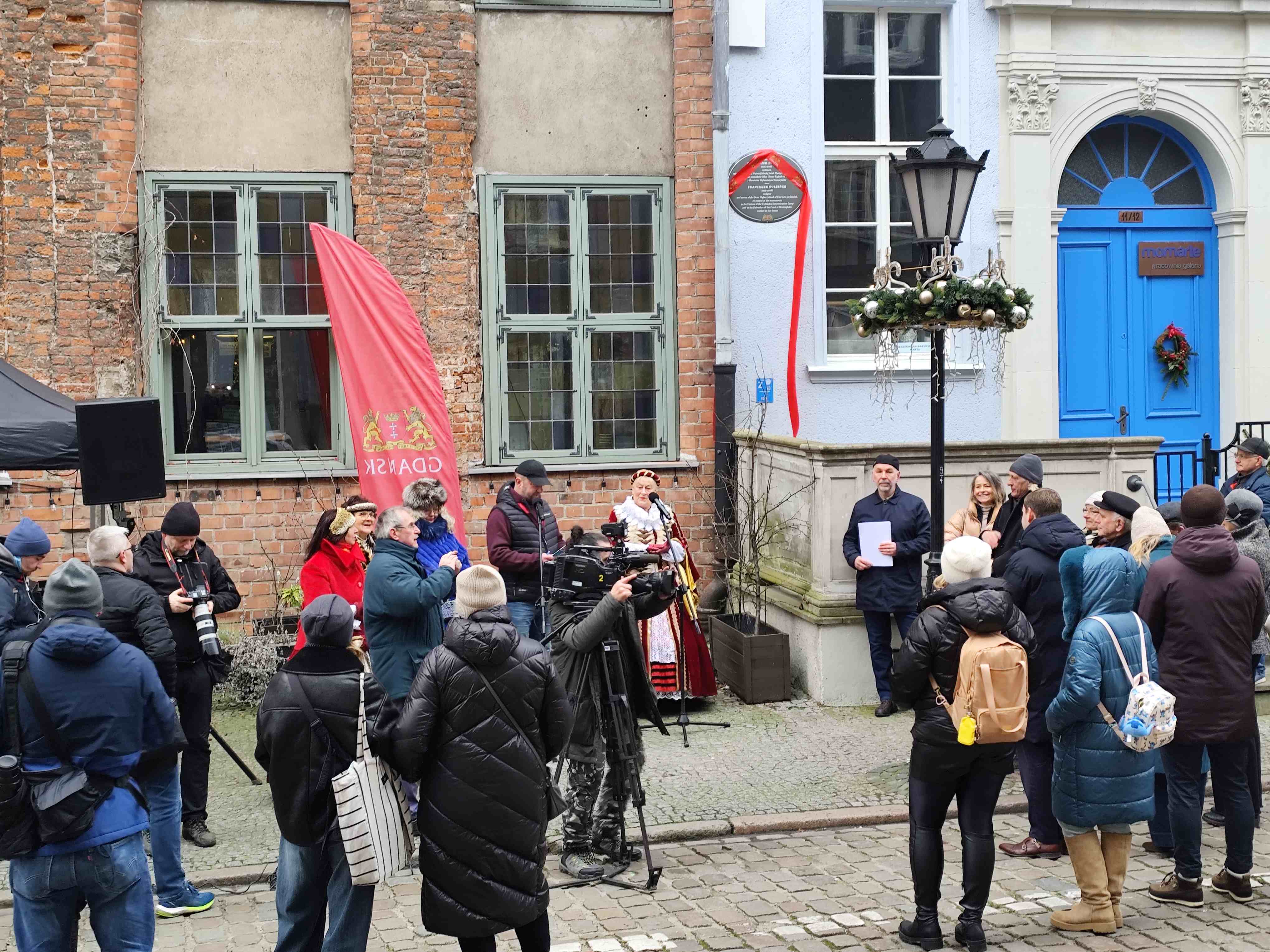 Odsloniecie tablicy prof. Duszenki Gdansk Chlebnicka fot_Janusz Wikowski IIMG_20251217_110720