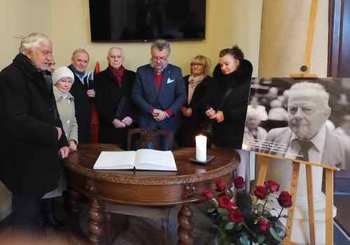 Stowarzyszenie w Księdze kondolencyjnej: Non omnis moriar Profesorze