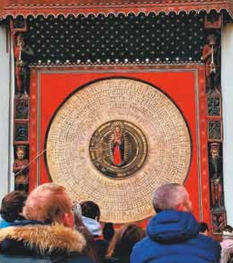 Zegar tarcza 1 fot. J. Wikowski NG 1-2026 do netu-page-001